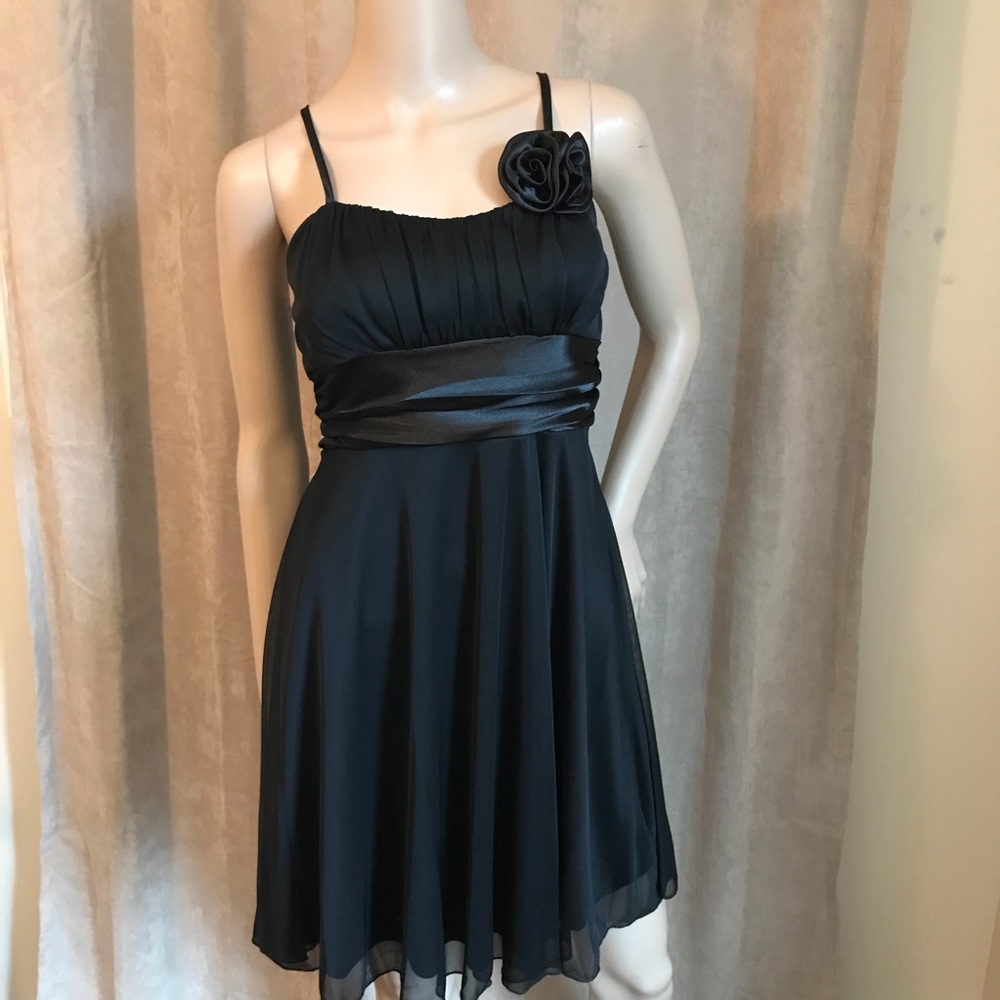 👗NWOT formal black dress